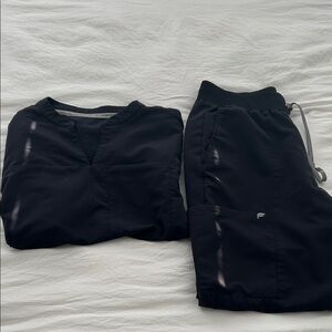 Black Fabletics Scrub Set